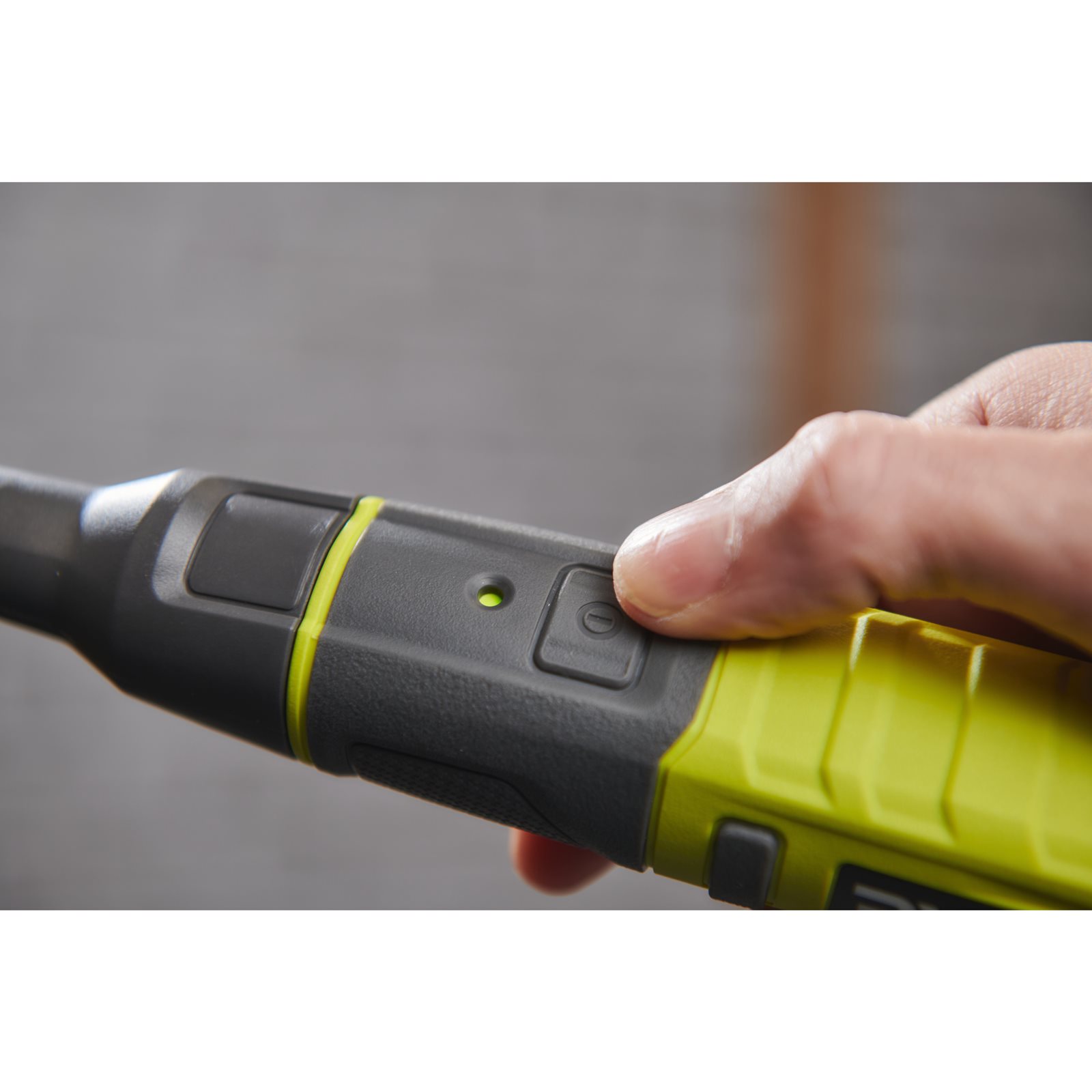Perii pentru curățat Ryobi RDS4-0 - in utilizare 6