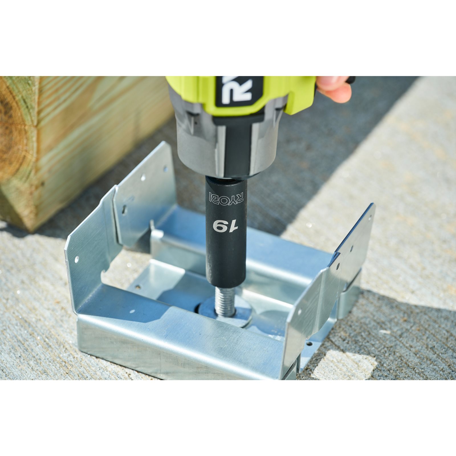 Set de socluri cu impact profund 3 piese 1/2" Ryobi RHDIS3PC - in utilizare 2