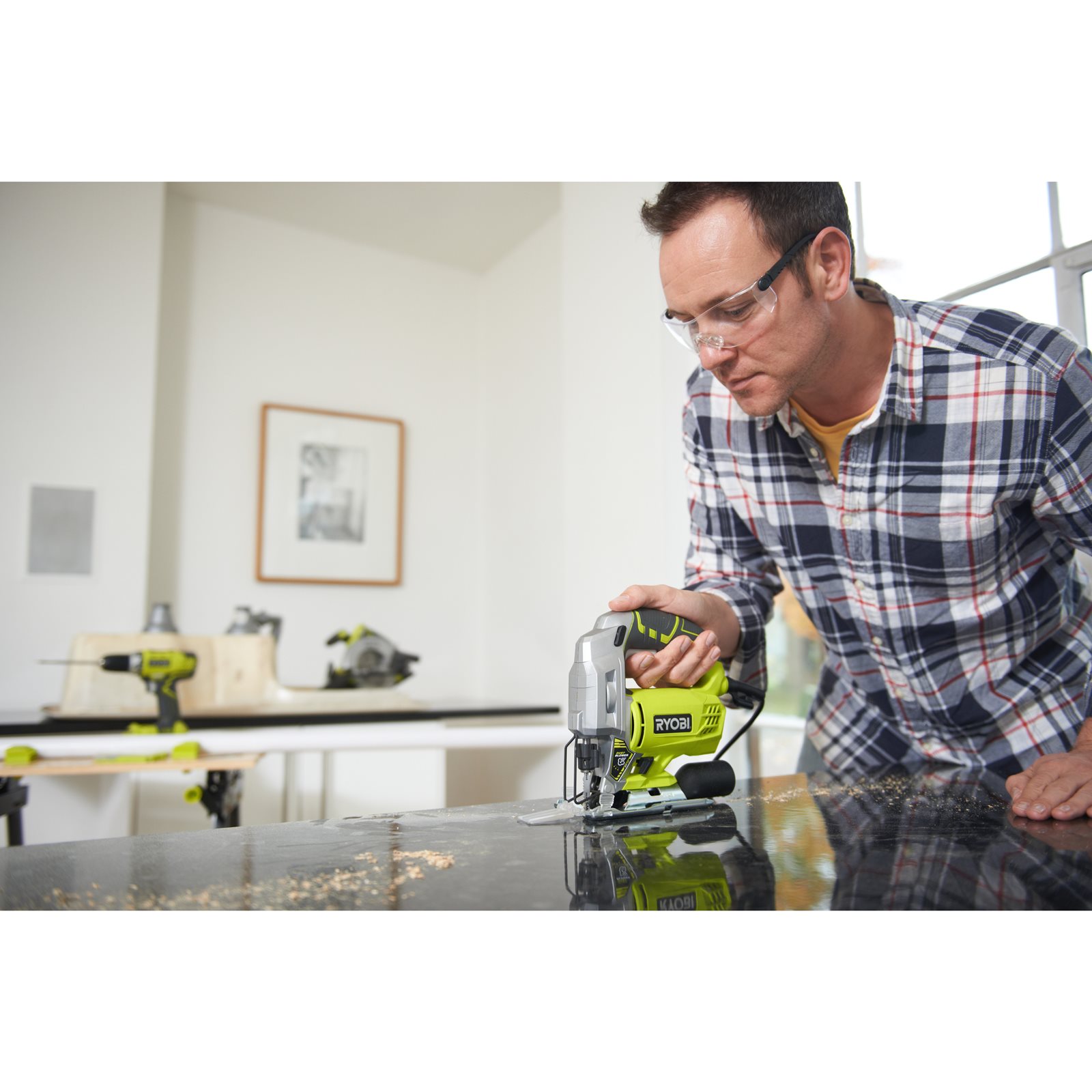Fierăstrău pendular electric 500 W Ryobi RJS750-G - in utilizare 6
