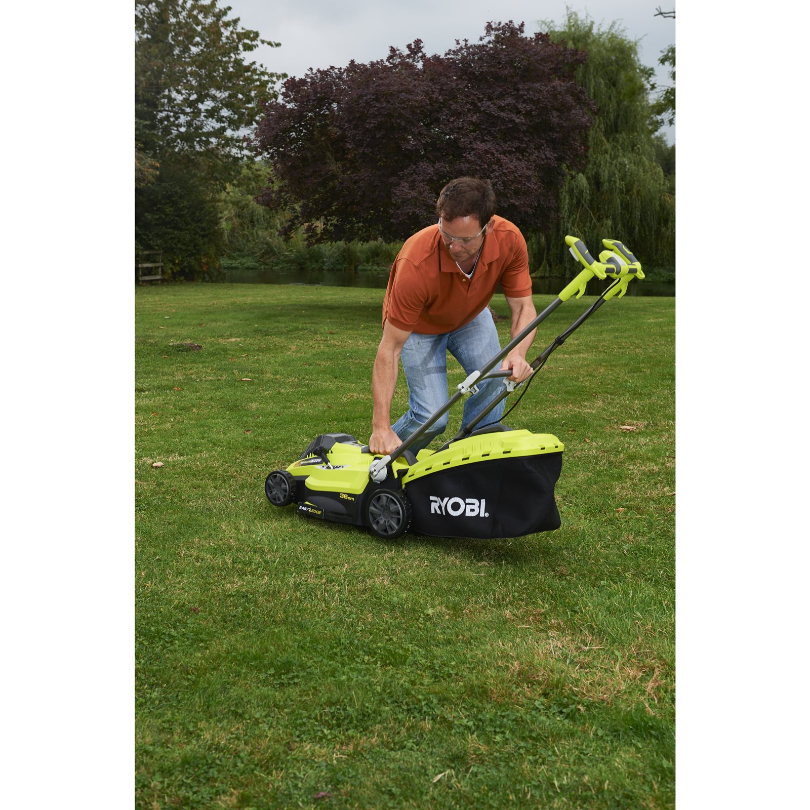 Mașină de tuns gazonul electrică 1500 W, punte 36 cm Ryobi RLM15E36H - detaliu 2