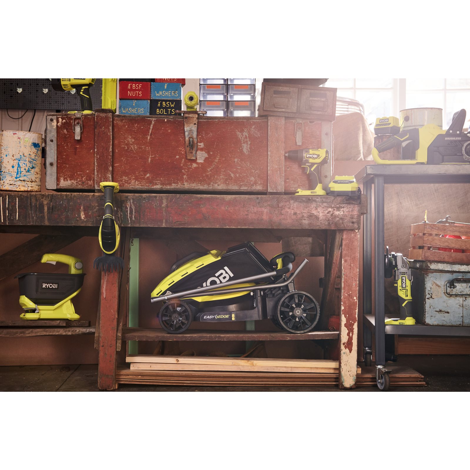 Mașină de tuns gazonul 18V ONE+, punte 33cm (1 x 4,0 Ah) Ryobi RLM18X33B40 - detaliu 1