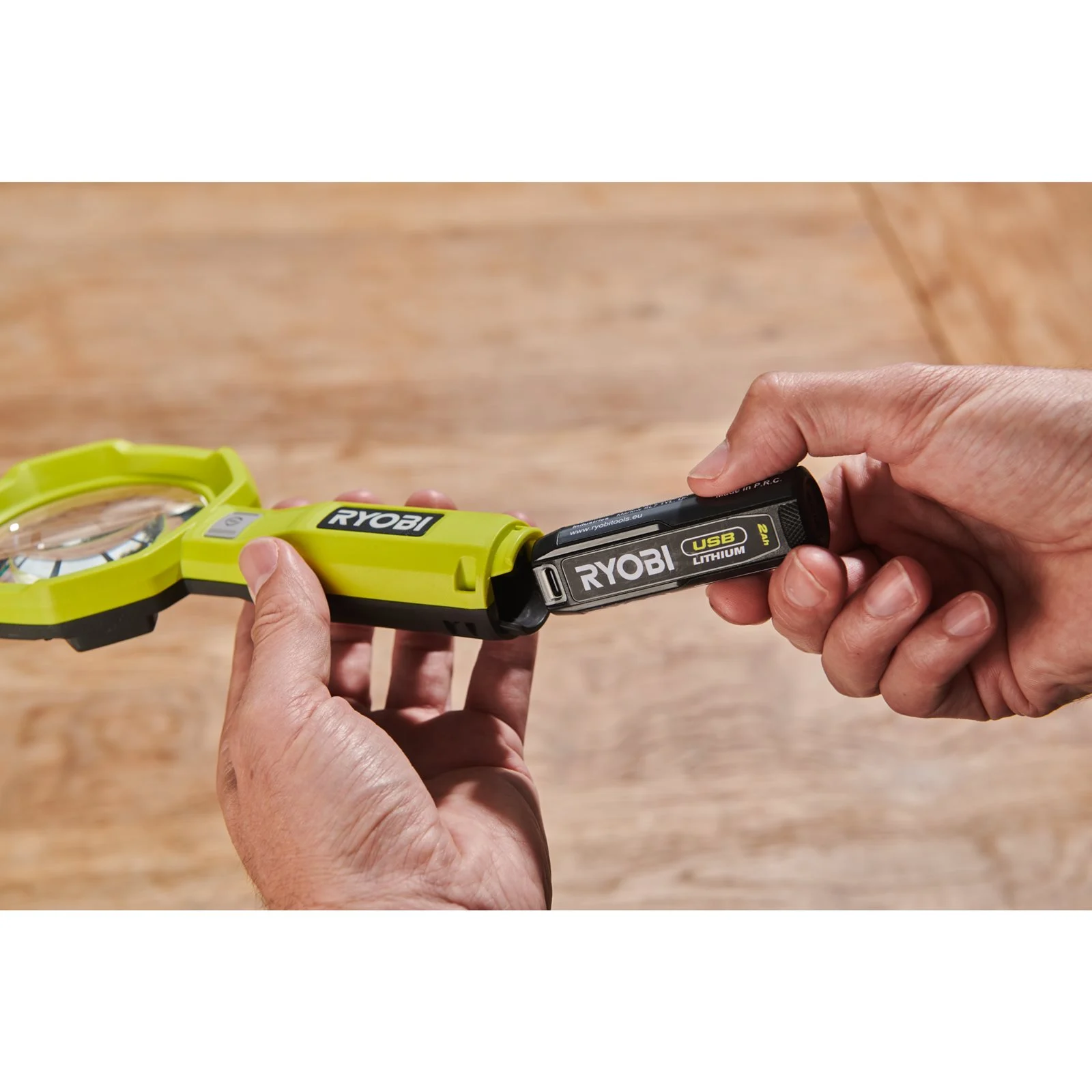 Lampă cu lupă USB Lithium Ryobi RML4-0 - detaliu 1
