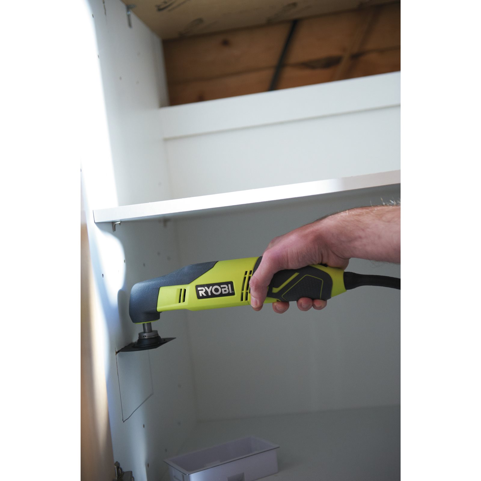 Mașină multifuncțională electrică 200 W Ryobi RMT200-S - in utilizare 4