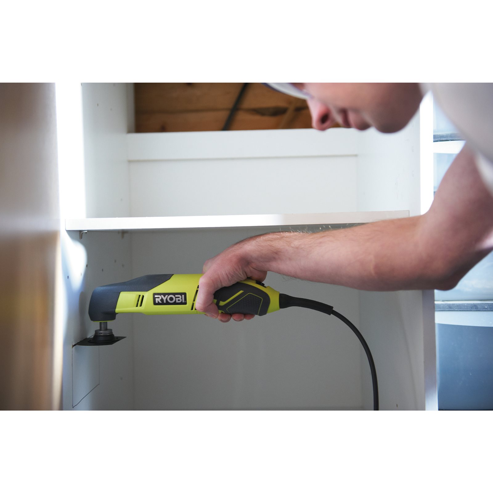Mașină multifuncțională electrică 200 W Ryobi RMT200-S - in utilizare 5