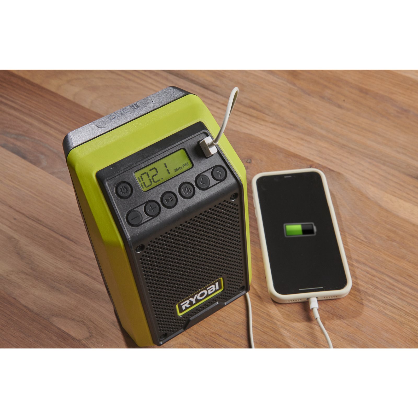 Radio 18V ONE+ cu Bluetooth Ryobi RR18-0 - in utilizare 5
