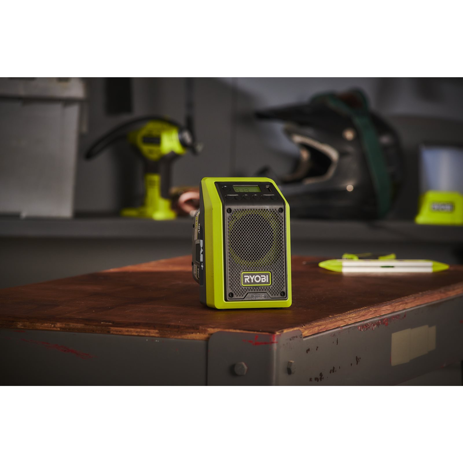 Radio 18V ONE+ DAB+ cu Bluetooth Ryobi RRDAB18-0 - in utilizare 4