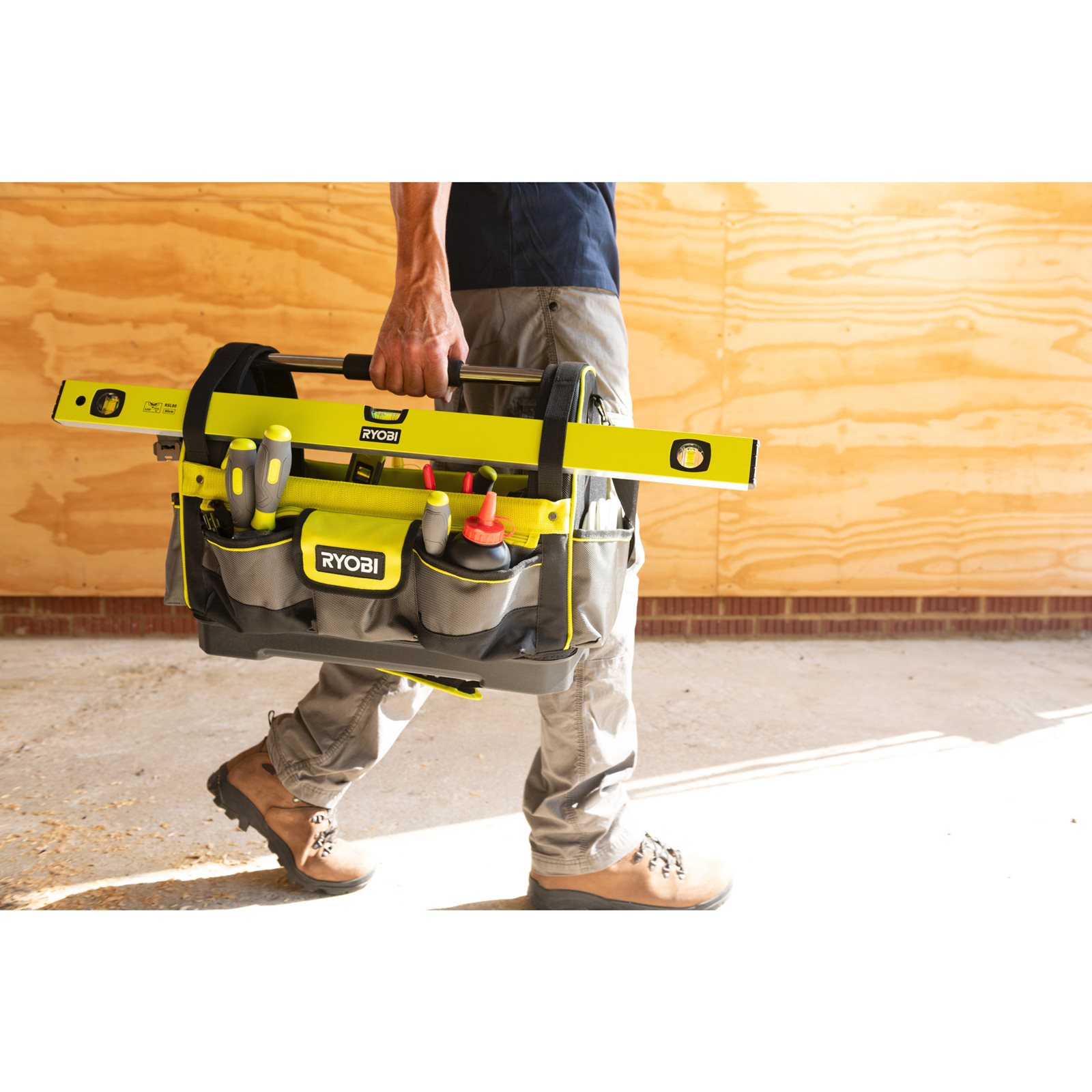 Geanta mare deschisă 38L Ryobi RSSLOT1 - in utilizare 1