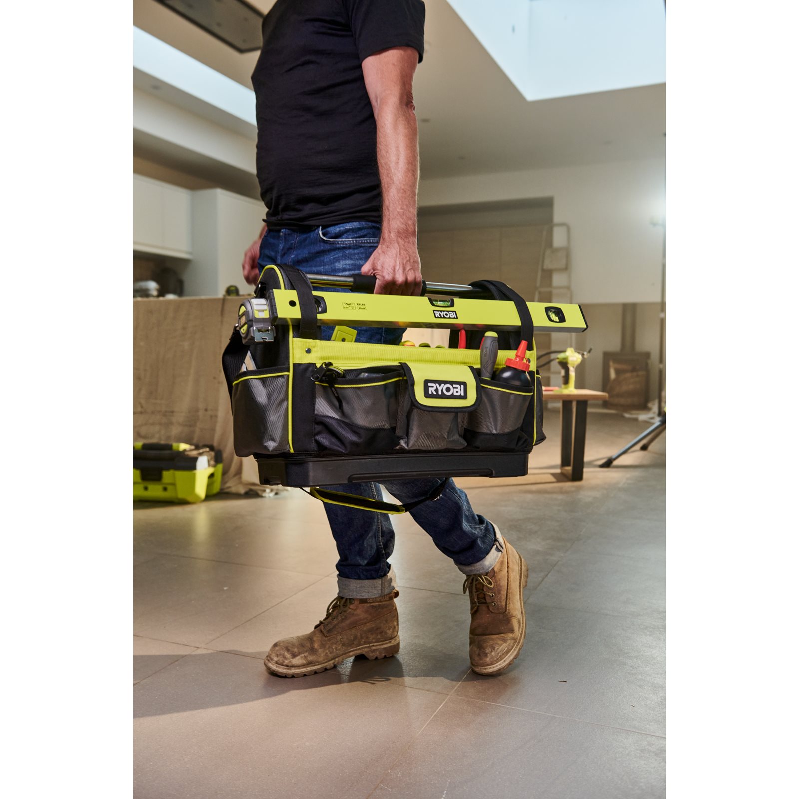 Geanta mare deschisă 38L Ryobi RSSLOT1 - in utilizare 2