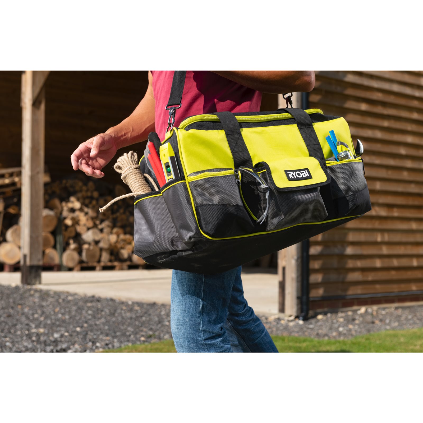 Geantă textilă mare pentru scule 49L Ryobi RSSLTB1 - in utilizare 1