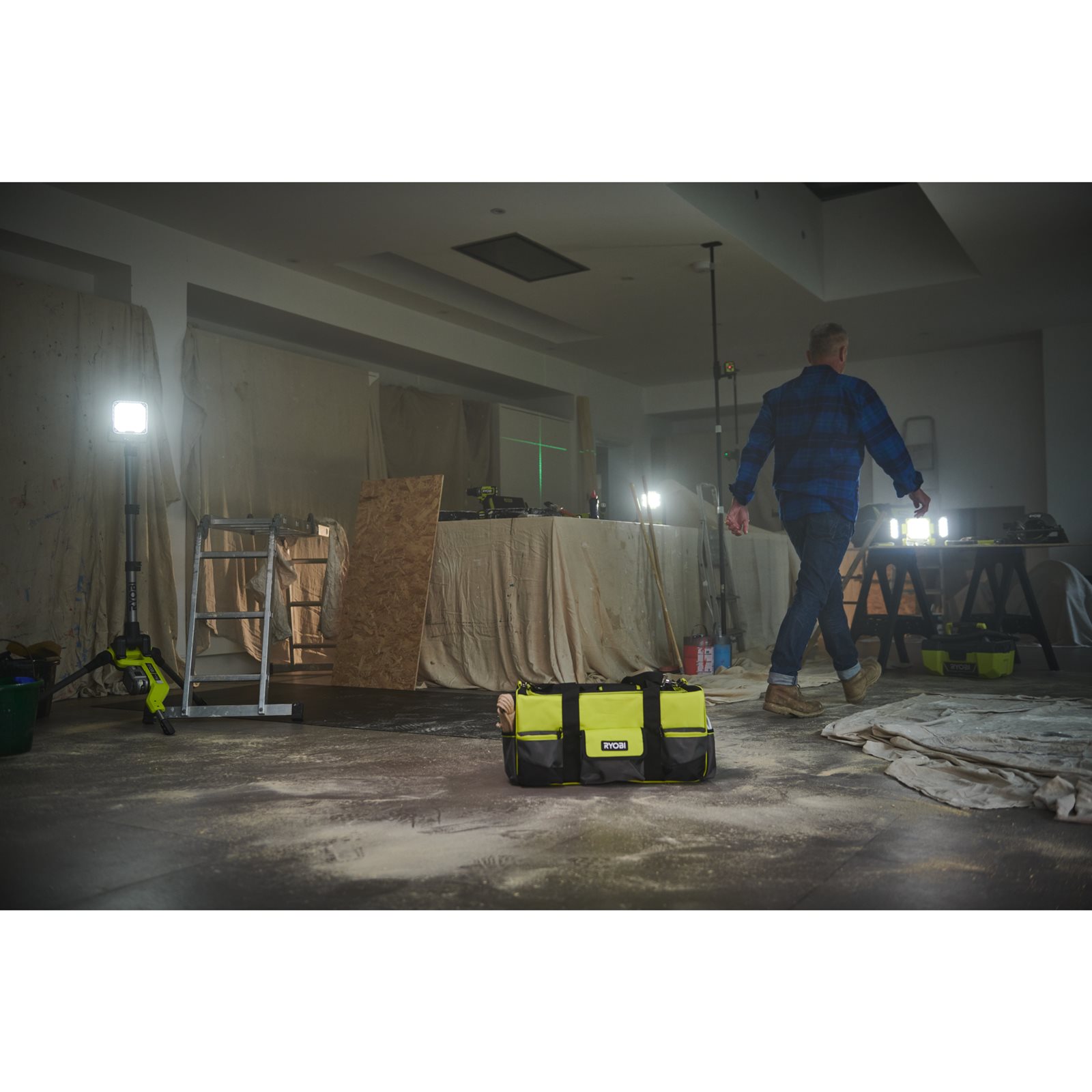Geantă textilă mare pentru scule 49L Ryobi RSSLTB1 - in utilizare 4
