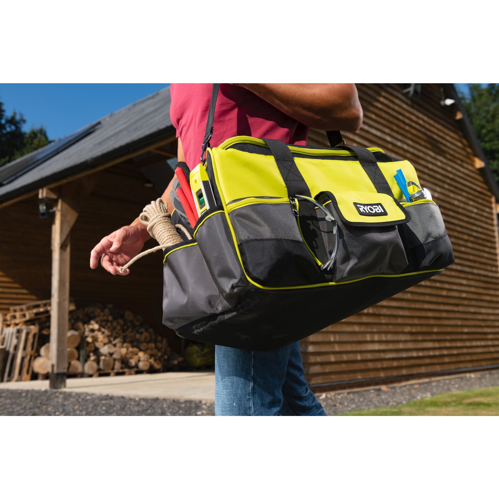 Geantă textilă mare pentru scule 49L Ryobi RSSLTB1 - in utilizare 6