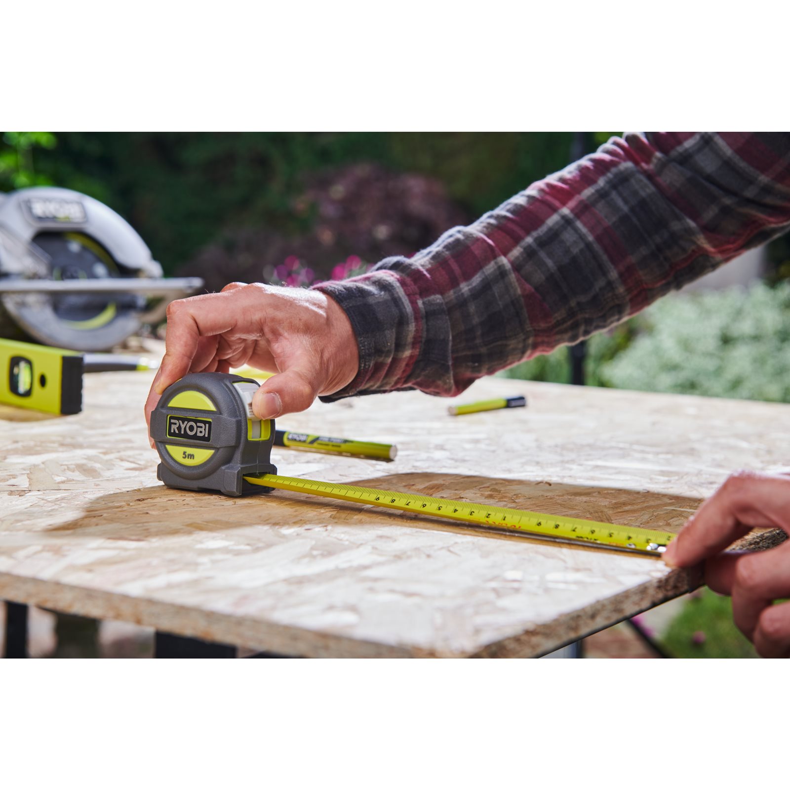 Ruletă 5m Ryobi RTM5M - in utilizare 1