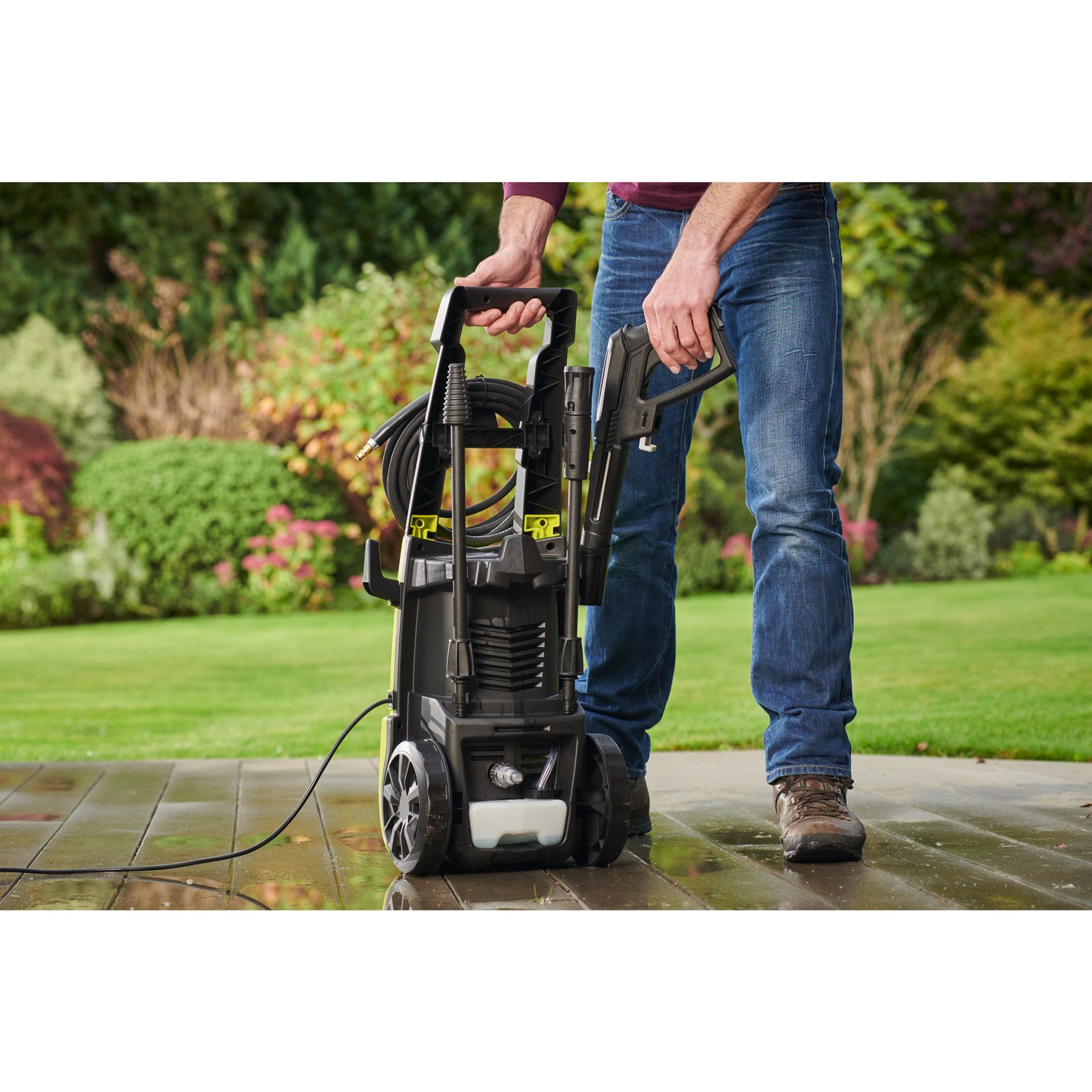 Aparat de spălare cu presiune 130 BAR Ryobi RY130PWA - in utilizare 4