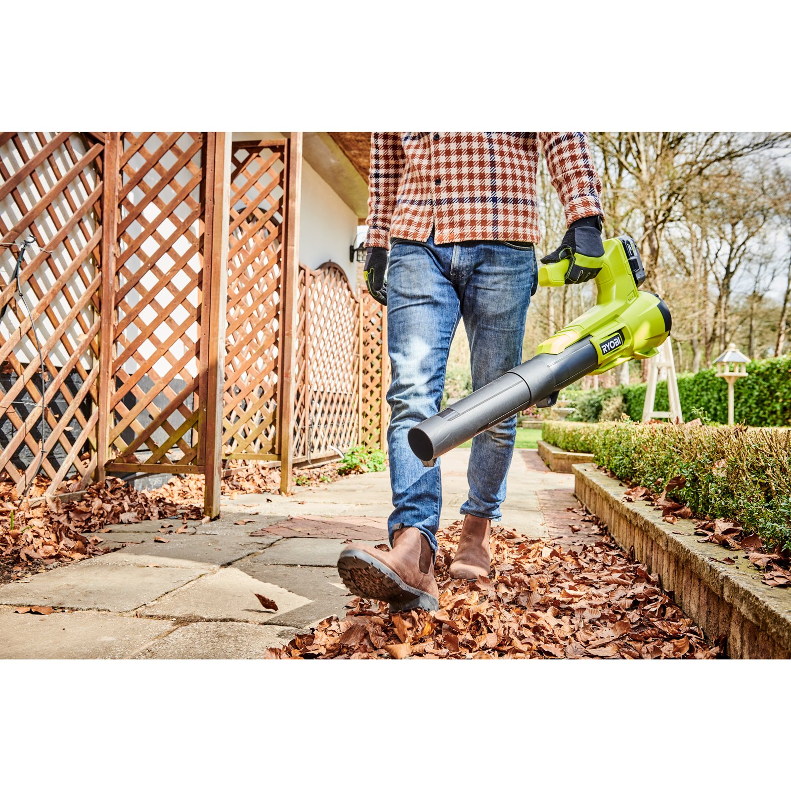 Suflantă 18V ONE+ Ryobi RY18BLA-0 - in utilizare 2
