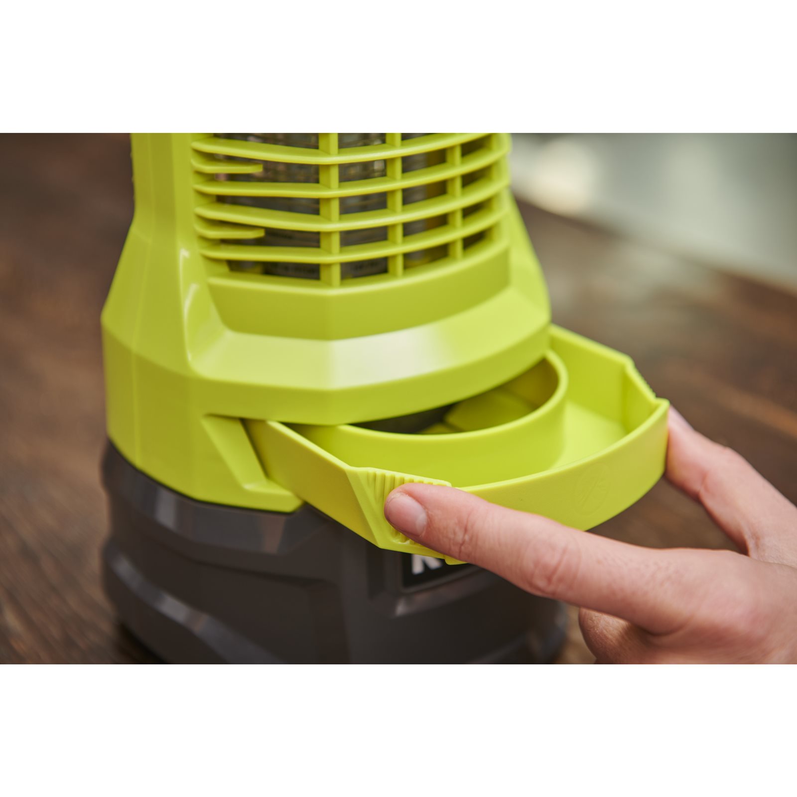 Aparat contra insectelor 18V fără cablu Ryobi RY18BZA-0 - detaliu 1