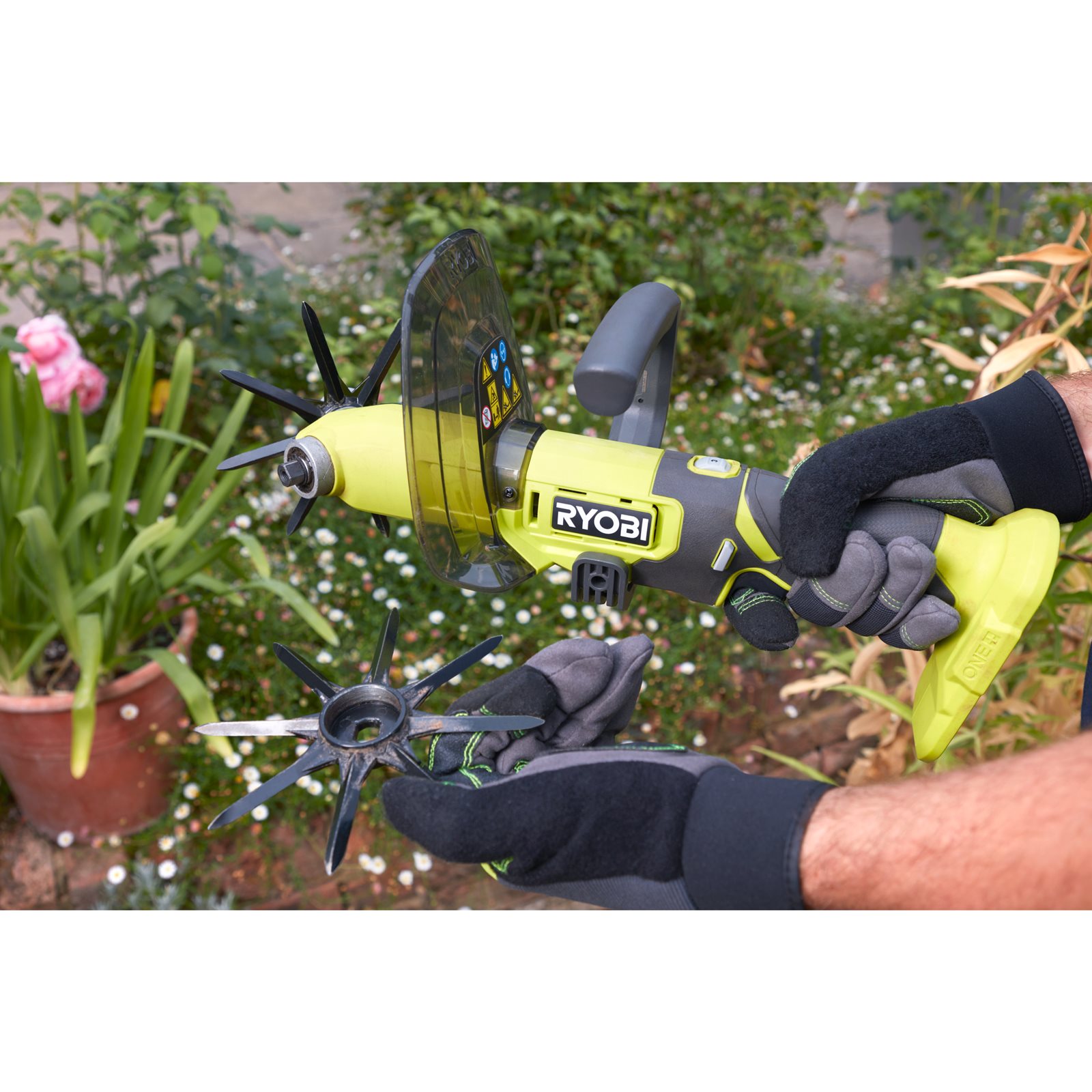 Cultivator de mână fără cablu 18V Ryobi RY18HCA-0 - in utilizare 5