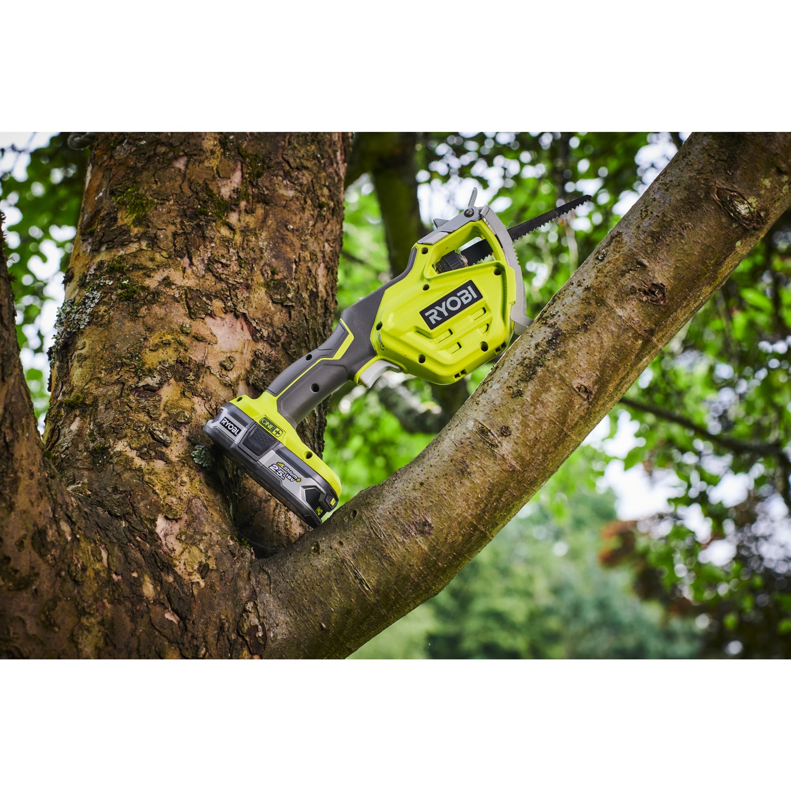 Fierăstrău de curățat crengi 18V ONE+, lama 150 mm Ryobi RY18PSA-0 - in utilizare 8