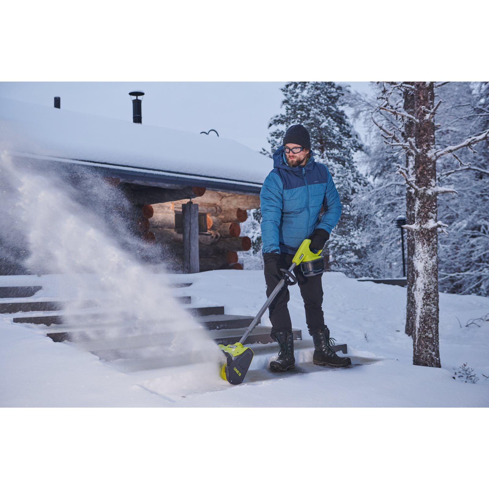 Lopată pentru zapadă 18V ONE+, lățime 25cm (1 x 4,0 Ah) Ryobi RY18ST25A-140 - in utilizare 4